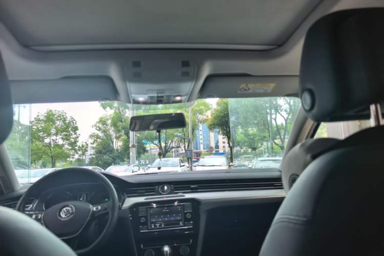 Used Volkswagen Magotan 2019 330TSI DSG Leading Model China VI Standard Headliner