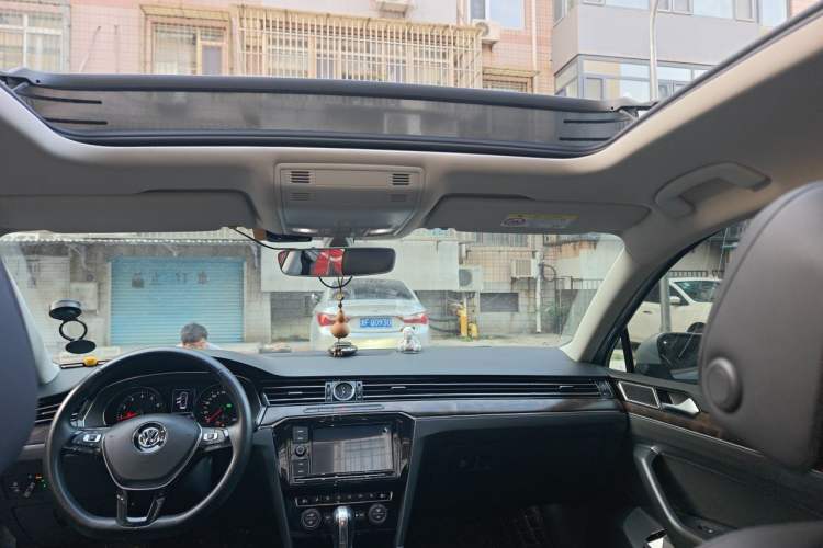 Used Volkswagen Magotan 2019 330TSI DSG Luxury Version China VI Standard Headliner
