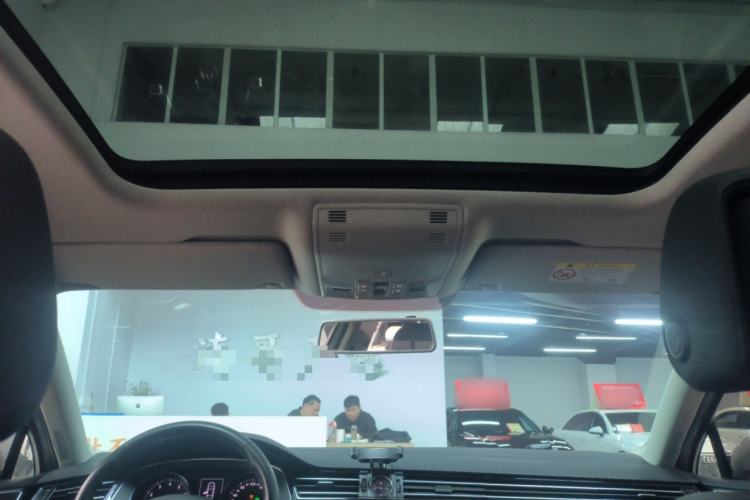 Used Volkswagen Magotan 2019 330TSI DSG Leading Model China VI Standard Headliner