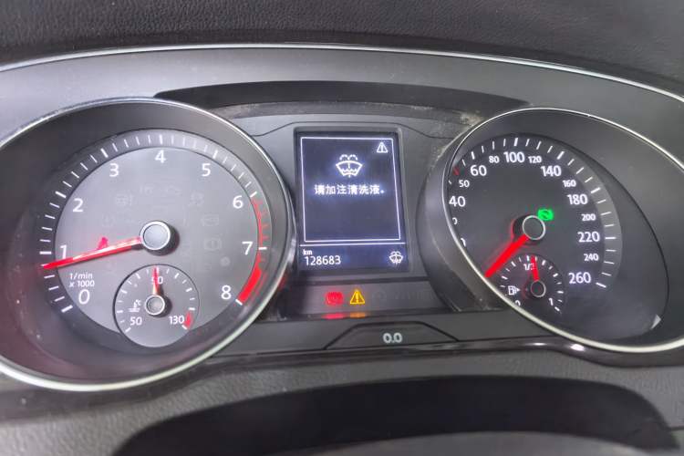 Used Volkswagen Magotan 2019 330TSI DSG Leading Model China VI Standard Instrument Cluster