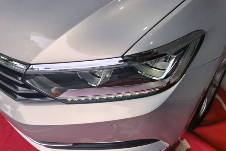 Used Volkswagen Magotan 2019 330TSI DSG Leading Model China VI Standard Left Front Headlight