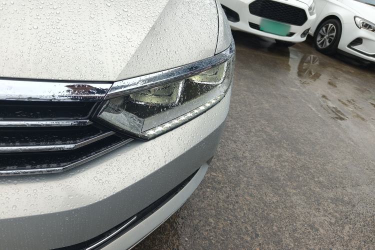 Used Volkswagen Magotan 2019 330TSI DSG Leading Model China VI Standard Left Front Headlight
