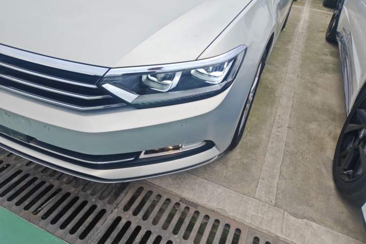 Used Volkswagen Magotan 2019 330TSI DSG Luxury Version China VI Standard Left Front Headlight