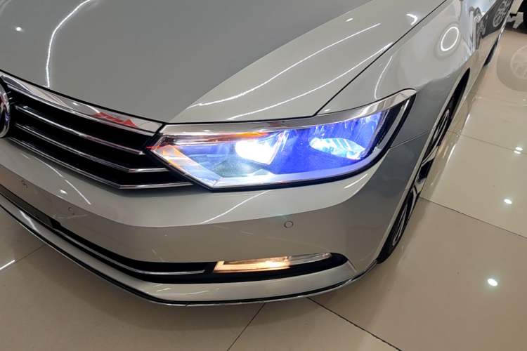 Used Volkswagen Magotan 2019 280TSI DSG Comfort Model China VI Standard Left Front Headlight