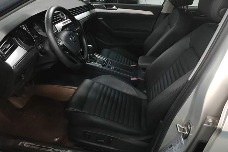 Used Volkswagen Magotan 2019 330TSI DSG Leading Edition China V Standard Left Front Seat