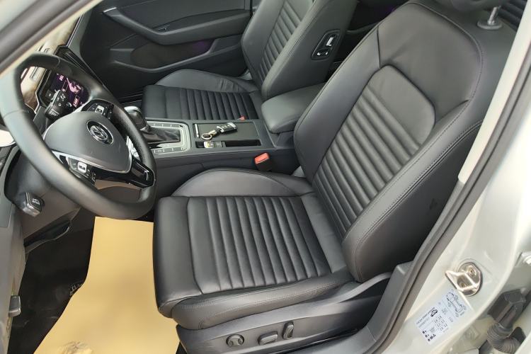 Used Volkswagen Magotan 2019 330TSI DSG Luxury Model China V Standard Left Front Seat