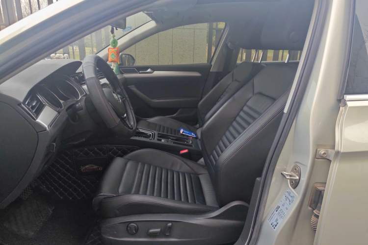 Used Volkswagen Magotan 2019 330TSI DSG Leading Edition China V Standard Left Front Seat
