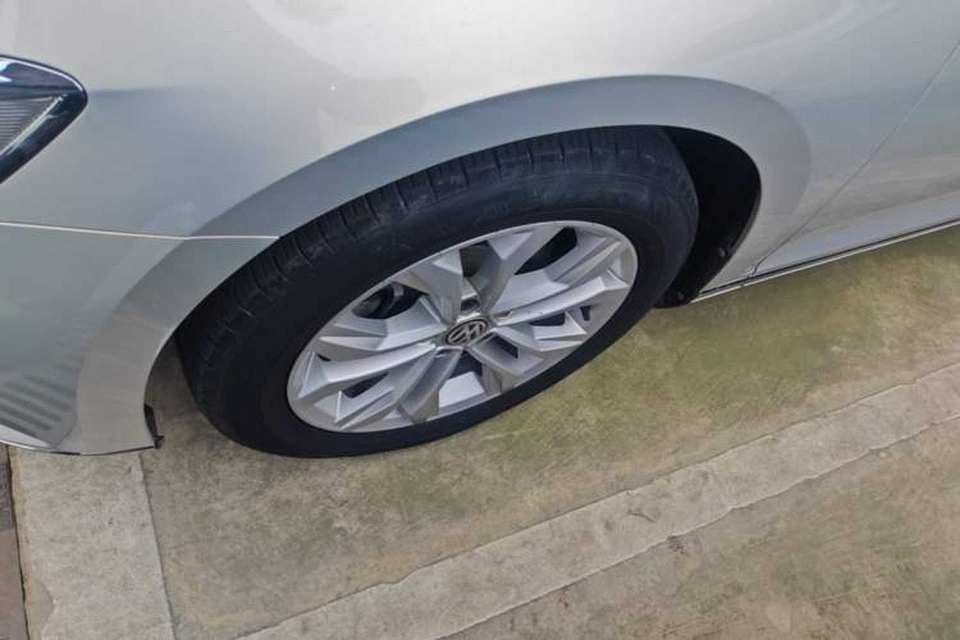 Used Volkswagen Magotan 2019 330TSI DSG Luxury Version China VI Standard Left Front Wheel Hub