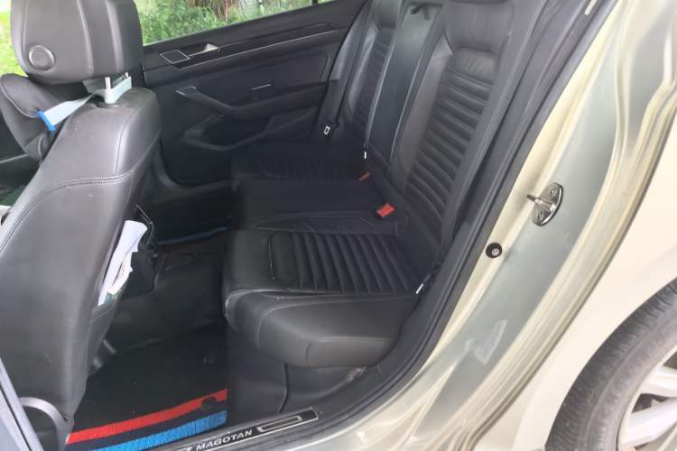 Used Volkswagen Magotan 2019 330TSI DSG Leading Model China VI Standard Left Rear Seat