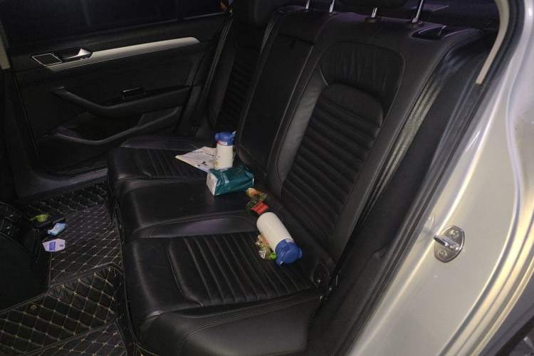 Used Volkswagen Magotan 2019 330TSI DSG Leading Model China VI Standard Left Rear Seat