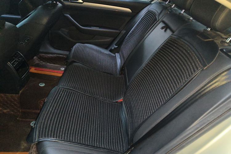 Used Volkswagen Magotan 2019 330TSI DSG Leading Edition China V Standard Left Rear Seat