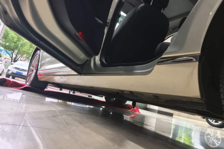 Used Volkswagen Magotan 2019 330TSI DSG Leading Model China VI Standard Left Side Sill