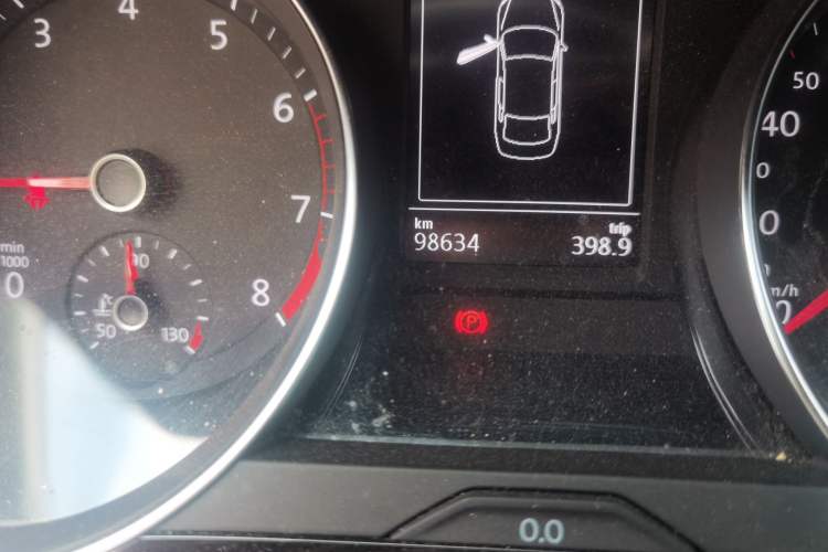 Used Volkswagen Magotan 2019 330TSI DSG Leading Model China VI Standard Odometer Close Up