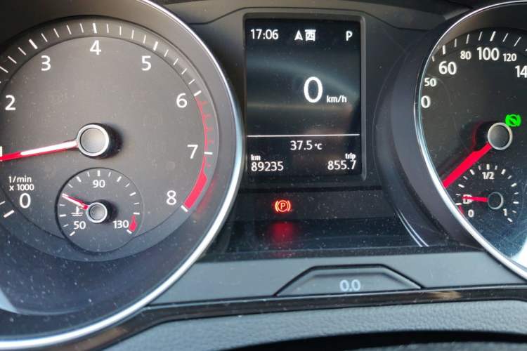 Used Volkswagen Magotan 2019 380TSI DSG Luxury Model China V Standard Odometer Close Up
