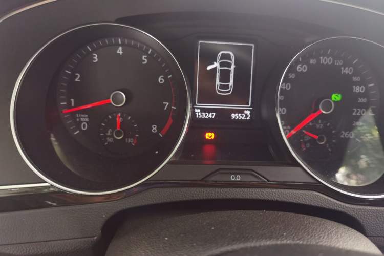 Used Volkswagen Magotan 2019 330TSI DSG Luxury Model China V Standard Odometer Close Up