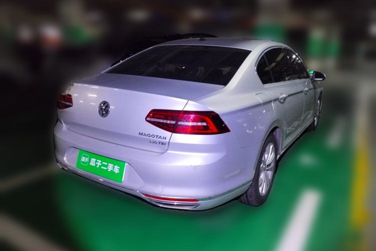Used Volkswagen Magotan 2019 330TSI DSG Luxury Model China V Standard Rear Right 45 Deg