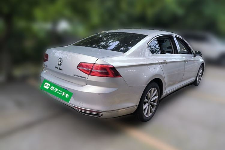 Used Volkswagen Magotan 2019 330TSI DSG Leading Edition China V Standard Rear Right 45 Deg