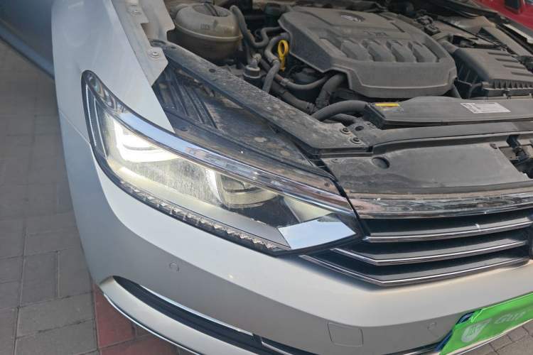 Used Volkswagen Magotan 2019 330TSI DSG Luxury Version China VI Standard Right Front Headlight