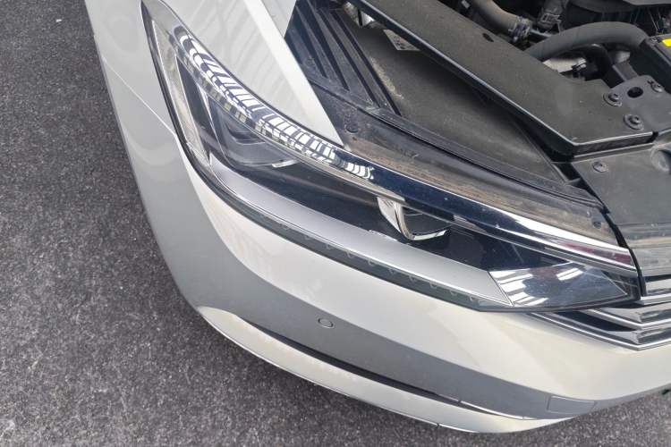 Used Volkswagen Magotan 2019 330TSI DSG Leading Edition China V Standard Right Front Headlight