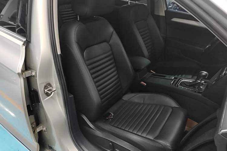 Used Volkswagen Magotan 2019 330TSI DSG Leading Edition China V Standard Right Front Seat