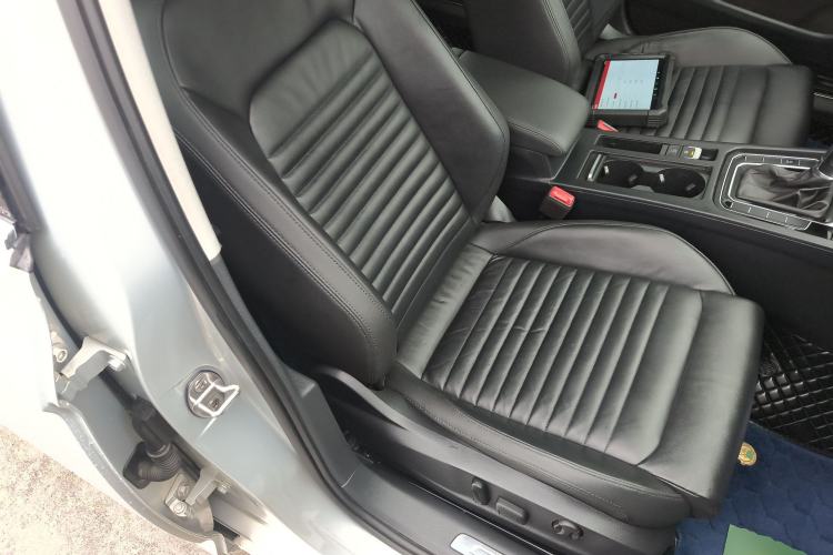 Used Volkswagen Magotan 2019 330TSI DSG Leading Model China VI Standard Right Front Seat