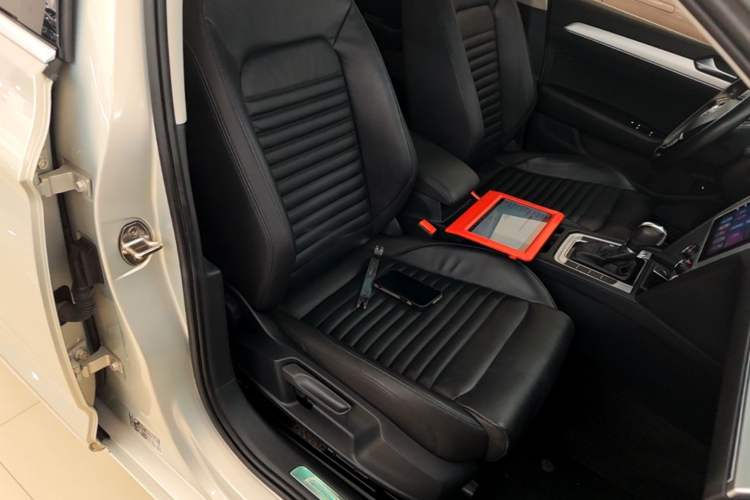 Used Volkswagen Magotan 2019 280TSI DSG Comfort Model China VI Standard Right Front Seat
