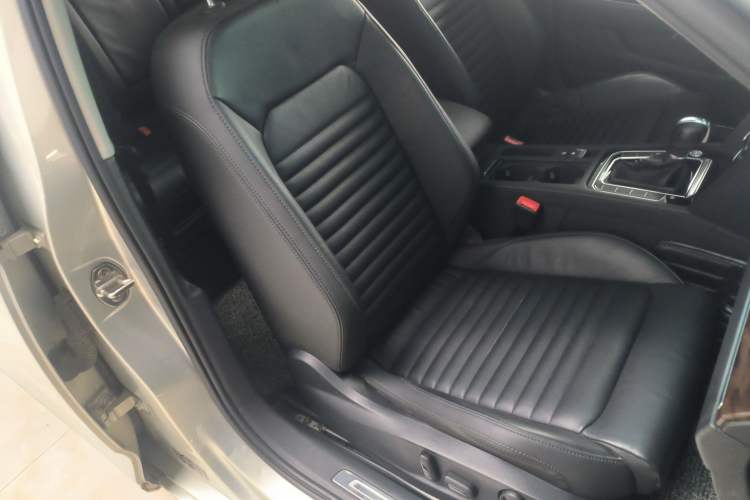 Used Volkswagen Magotan 2019 330TSI DSG Leading Model China VI Standard Right Front Seat