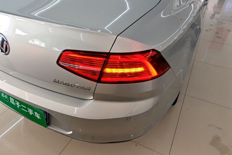 Used Volkswagen Magotan 2019 280TSI DSG Comfort Model China VI Standard Right Rear Taillight