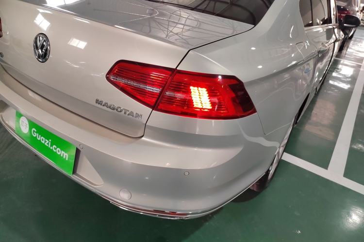 Used Volkswagen Magotan 2019 330TSI DSG Luxury Version China VI Standard Right Rear Taillight