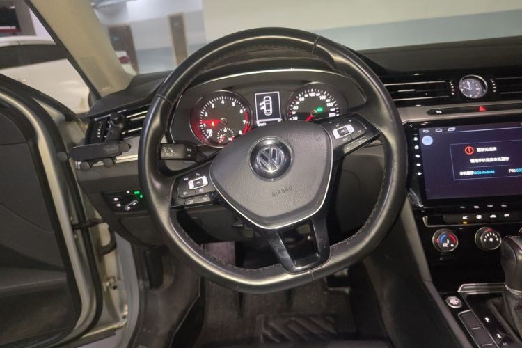 Used Volkswagen Magotan 2019 330TSI DSG Leading Model China VI Standard Steering Wheel
