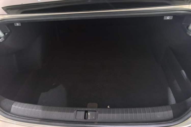 Used Volkswagen Magotan 2019 330TSI DSG Leading Model China VI Standard Trunk