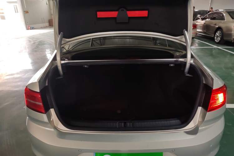 Used Volkswagen Magotan 2019 330TSI DSG Luxury Version China VI Standard Trunk