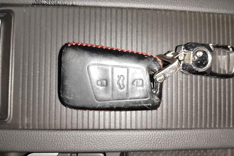 Used Volkswagen Magotan 2019 330TSI DSG Leading Edition China V Standard Vehicle Key