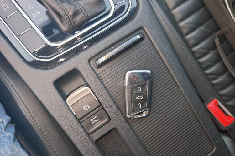 Used Volkswagen Magotan 2019 330TSI DSG Luxury Version China VI Standard Vehicle Key