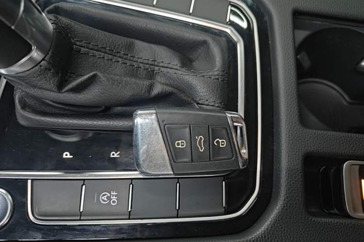 Used Volkswagen Magotan 2019 330TSI DSG Leading Model China VI Standard Vehicle Key