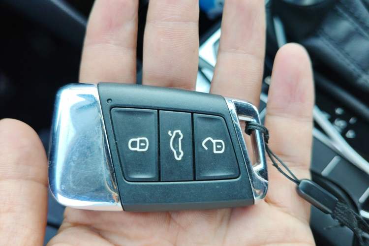 Used Volkswagen Magotan 2019 380TSI DSG Luxury Model China V Standard Vehicle Key