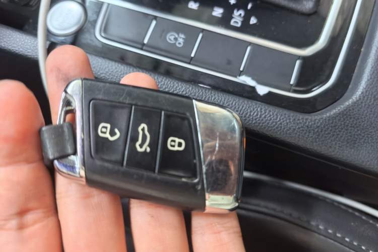 Used Volkswagen Magotan 2019 330TSI DSG Leading Model China VI Standard Vehicle Key