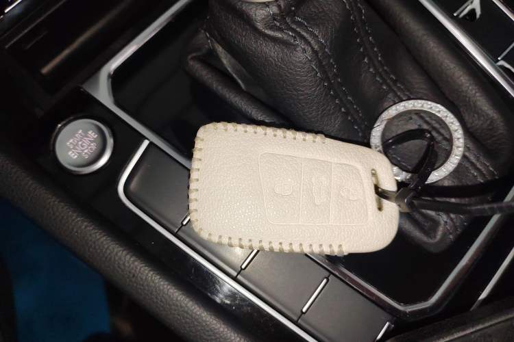 Used Volkswagen Magotan 2019 330TSI DSG Luxury Version China VI Standard Vehicle Key