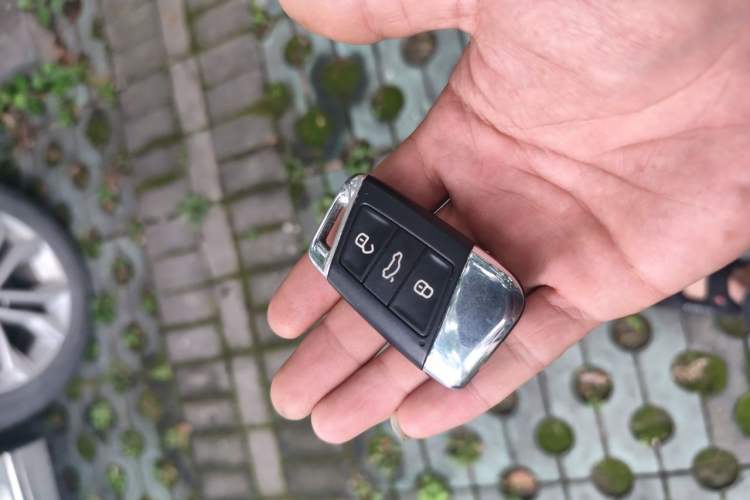 Used Volkswagen Magotan 2019 330TSI DSG Luxury Version China VI Standard Vehicle Key