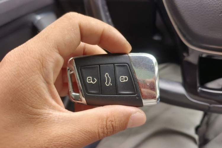 Used Volkswagen Magotan 2019 330TSI DSG Luxury Version China VI Standard Vehicle Key