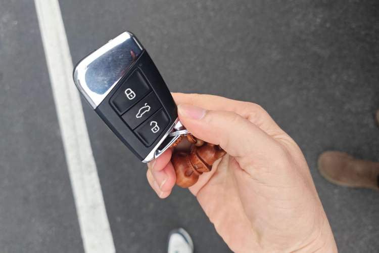 Used Volkswagen Magotan 2019 330TSI DSG Leading Edition China V Standard Vehicle Key