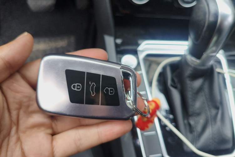 Used Volkswagen Magotan 2019 330TSI DSG Luxury Version China VI Standard Vehicle Key