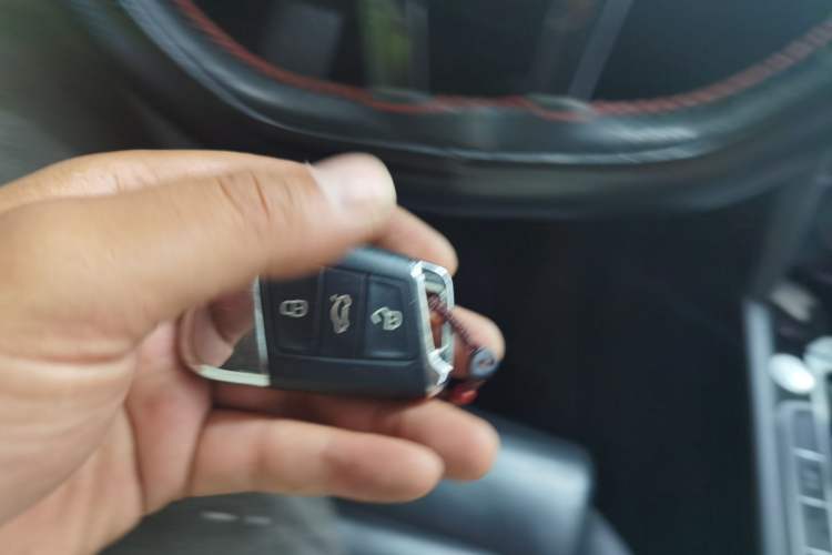 Used Volkswagen Magotan 2019 330TSI DSG Luxury Model China V Standard Vehicle Key