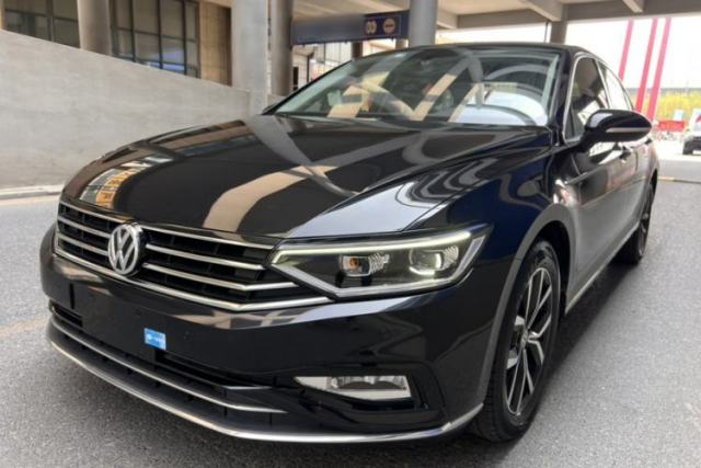 Ojetý Volkswagen Magotan 2020 330TSI DSG Leading Model