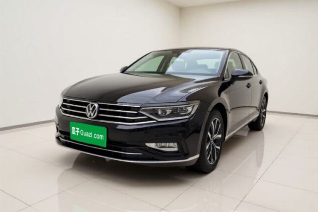 Ojetý Volkswagen Magotan 2020 330TSI DSG Leading Model
