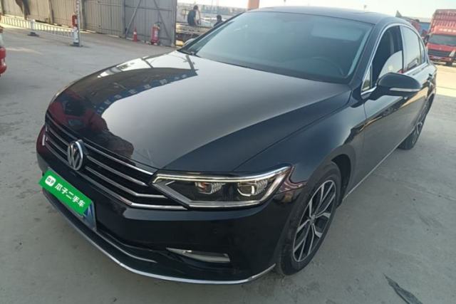 Ojetý Volkswagen Magotan 2020 330TSI DSG Leading Model