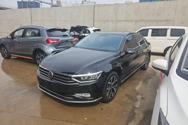 Ojetý Volkswagen Magotan 2020 330TSI DSG Leading Model