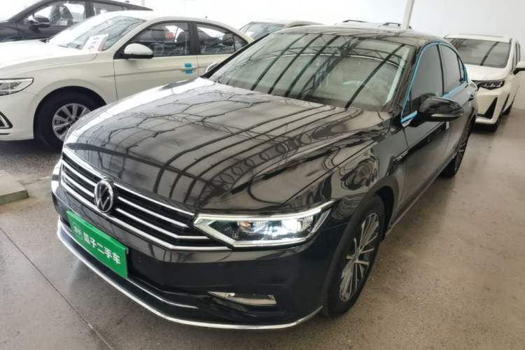 Used Volkswagen Magotan 2020 330TSI DSG Luxury Edition Guazi used car, China used car export, Used car for sale, Used  cars, Cheapest cars for sale