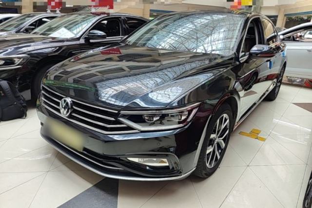 Ojetý Volkswagen Magotan 2020 330TSI DSG Leading Model