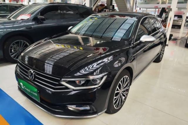 Ojetý Volkswagen Magotan 2020 330TSI DSG Leading Model